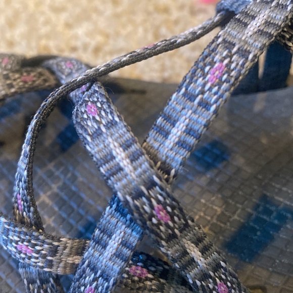 Chaco ZX/2 Sandals Gray Pattern Hiking Toe Loop 9 - Picture 6 of 7